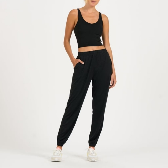 NWT Vuori Women's Boyfriend Jogger - Size Medium - Picture 3 of 6